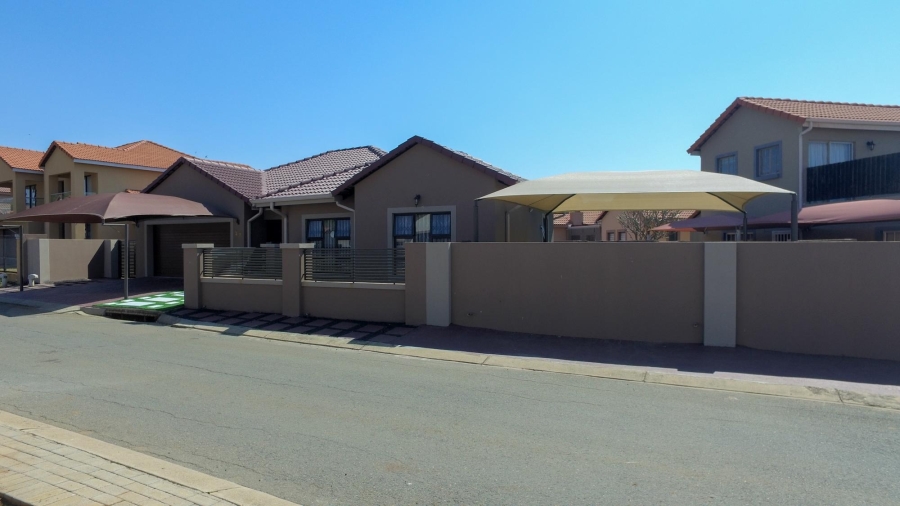 4 Bedroom Property for Sale in Waterkloof A H North West